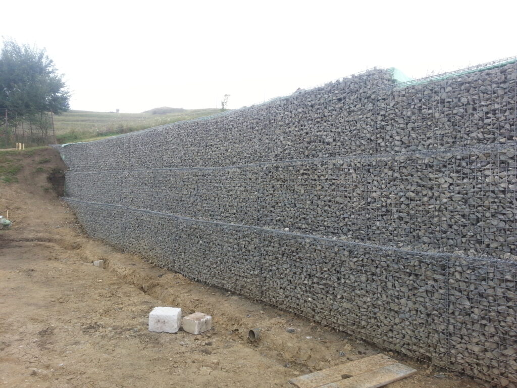 Consolidare teren in panta - zid ridicat